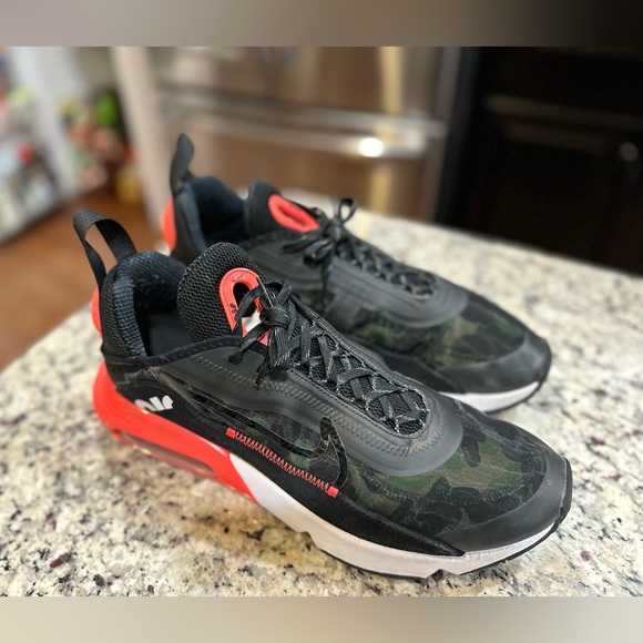Nike Men's Air Max 2090 SP, "Infrared Duck Camo", size 11 - Picture 13 of 15